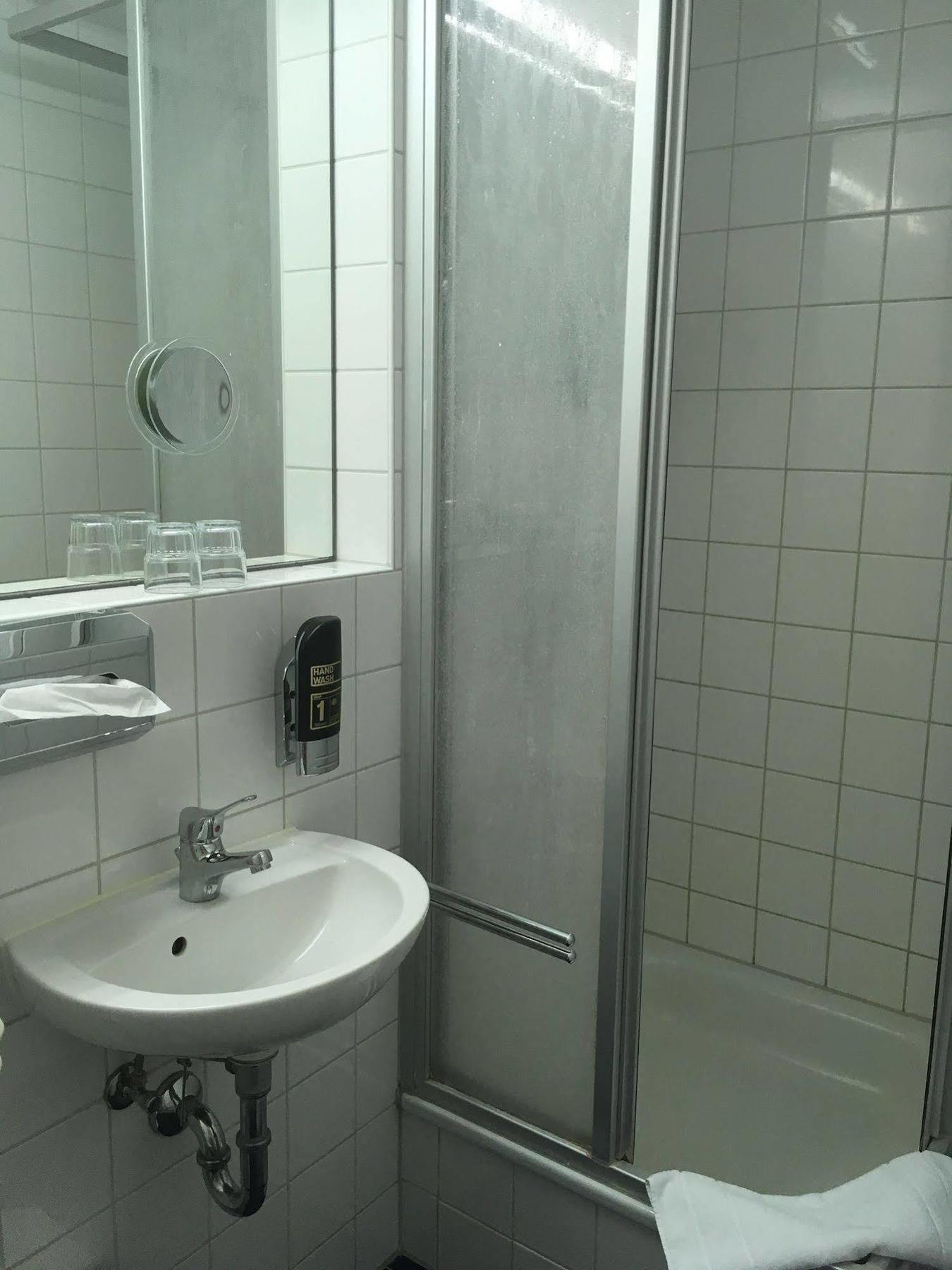 Midi Inn Parkhotel Mitte Berlin Exterior foto